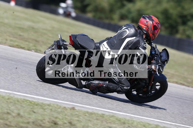 /Archiv-2025/49 26.08.2025 Cornu Master School ADR/gruen-vert/71